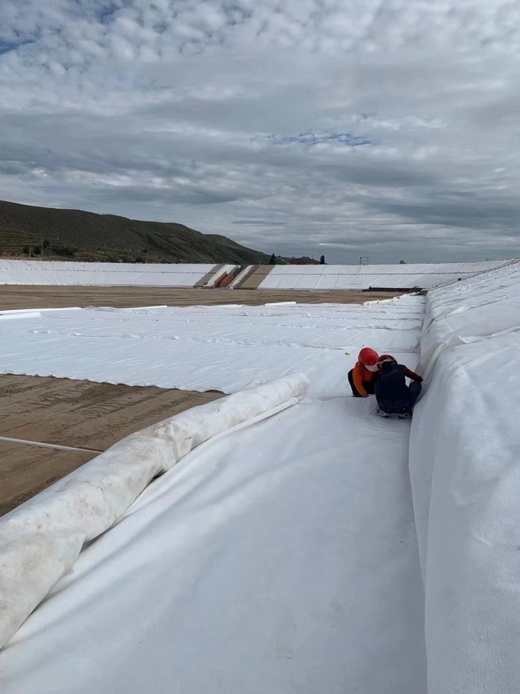 為什么選用復合土工膜？